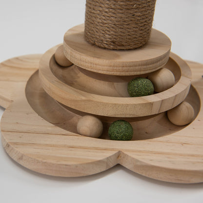 Flower Tower krabpaal van hout met speelcirkel, sisal en kippenveren