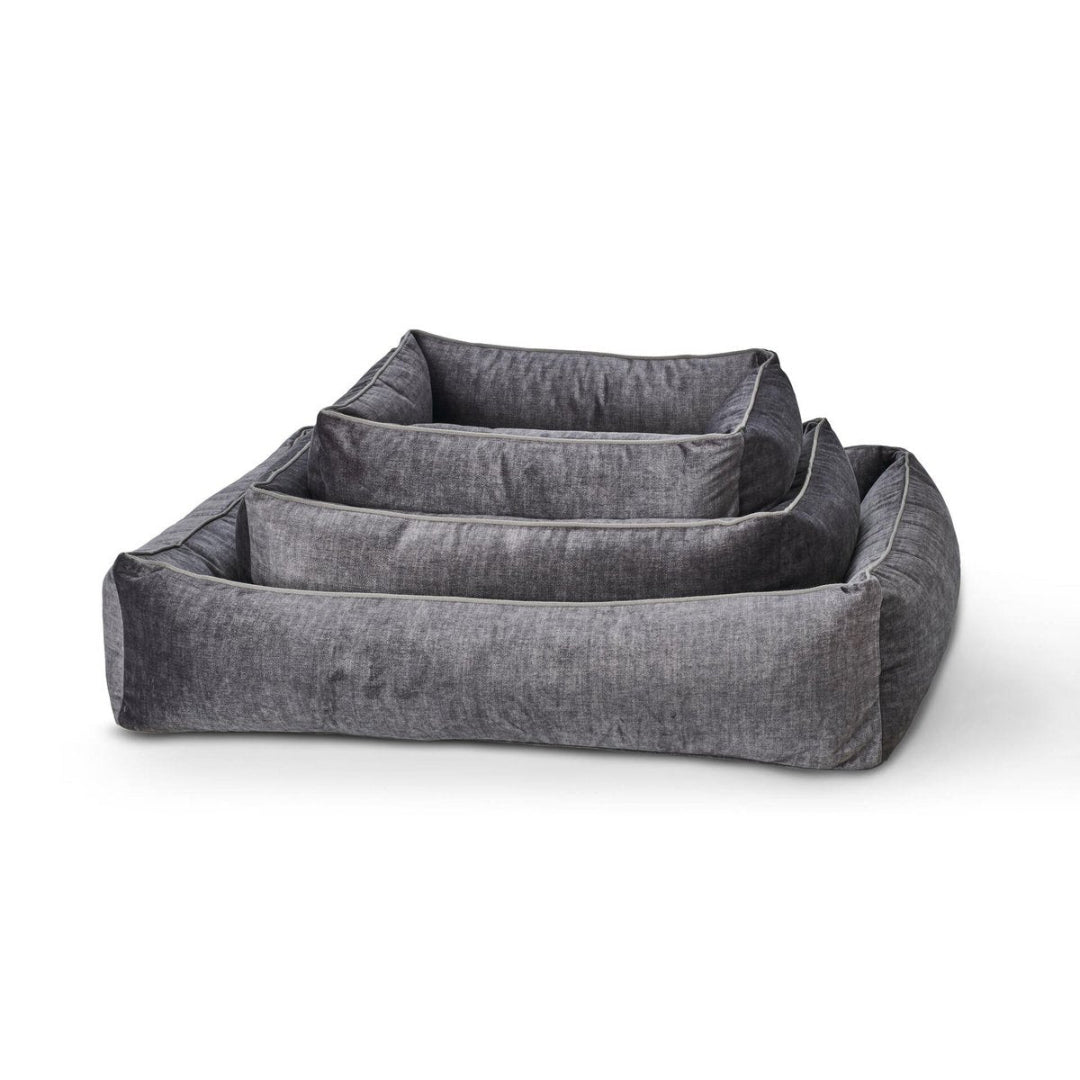 Gramietkleurig orthopedisch hondenbed GLAM van LABONI met velvet-look