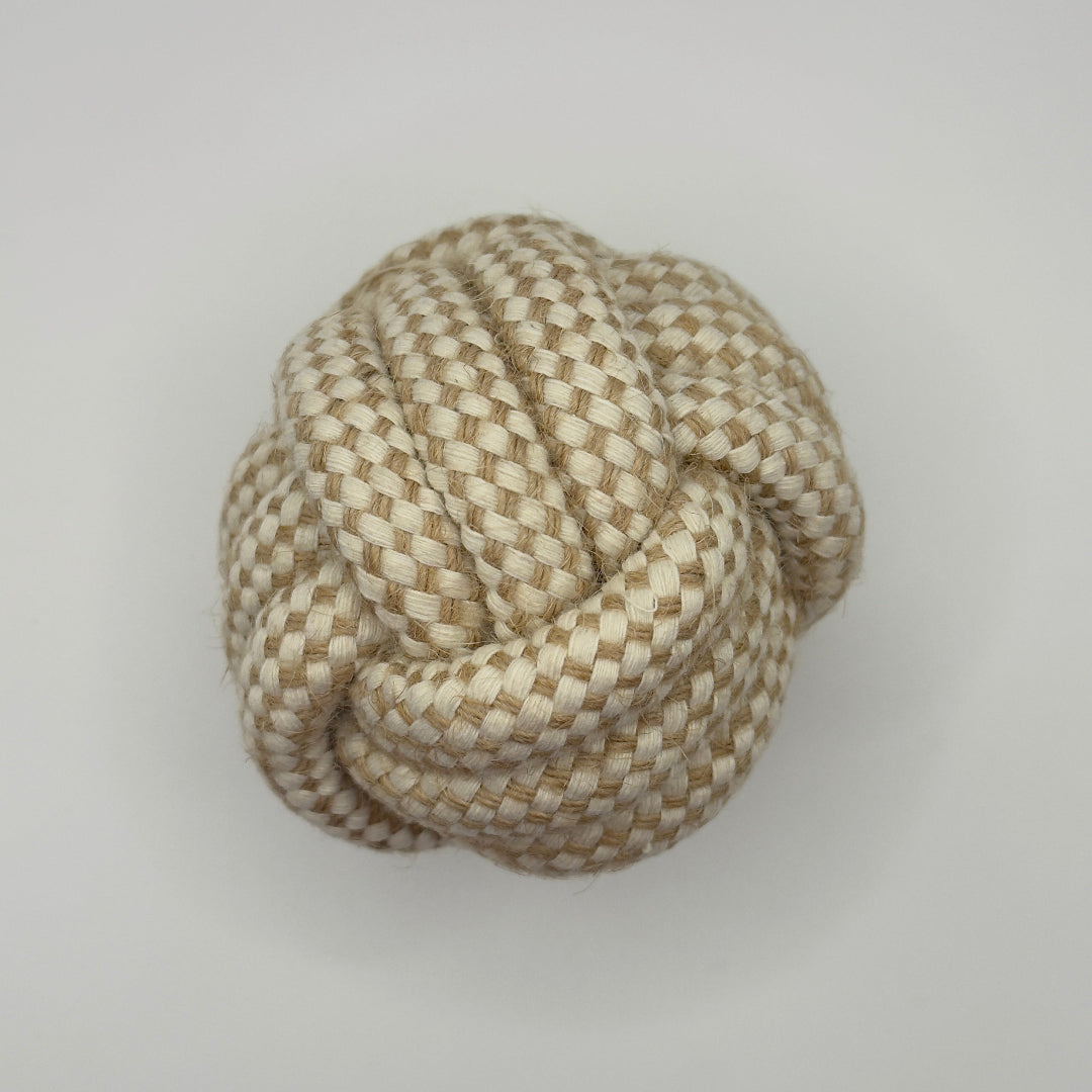 Hennep touwbal voor honden van 8 cm, natuurlijk kauwspeelgoed