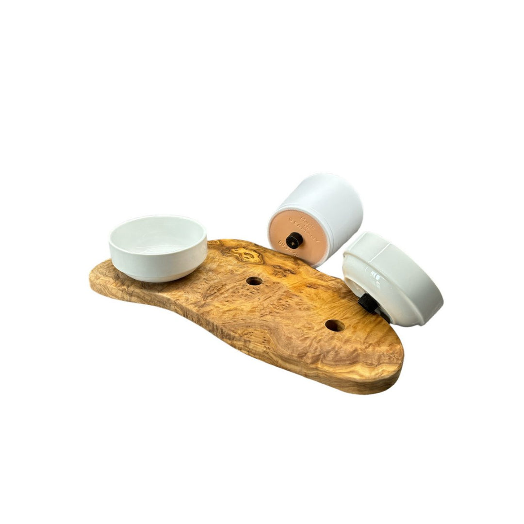 Katten voerstation RUSTY van olijfhout met porseleinen kommen en kattengraspot