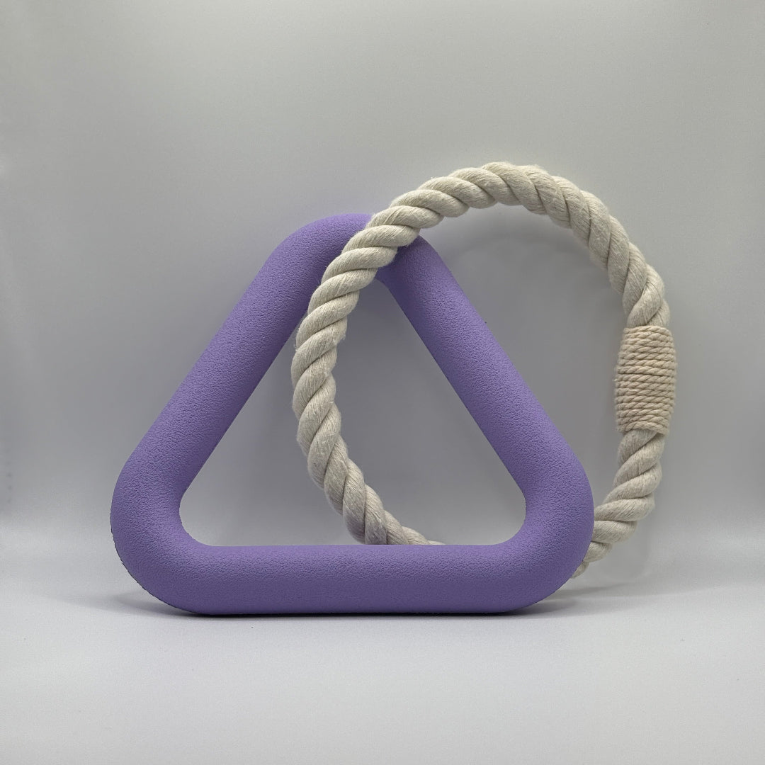 Kauwtriangel bijtspeeltje van natuurlijk rubber in diverse kleuren paars