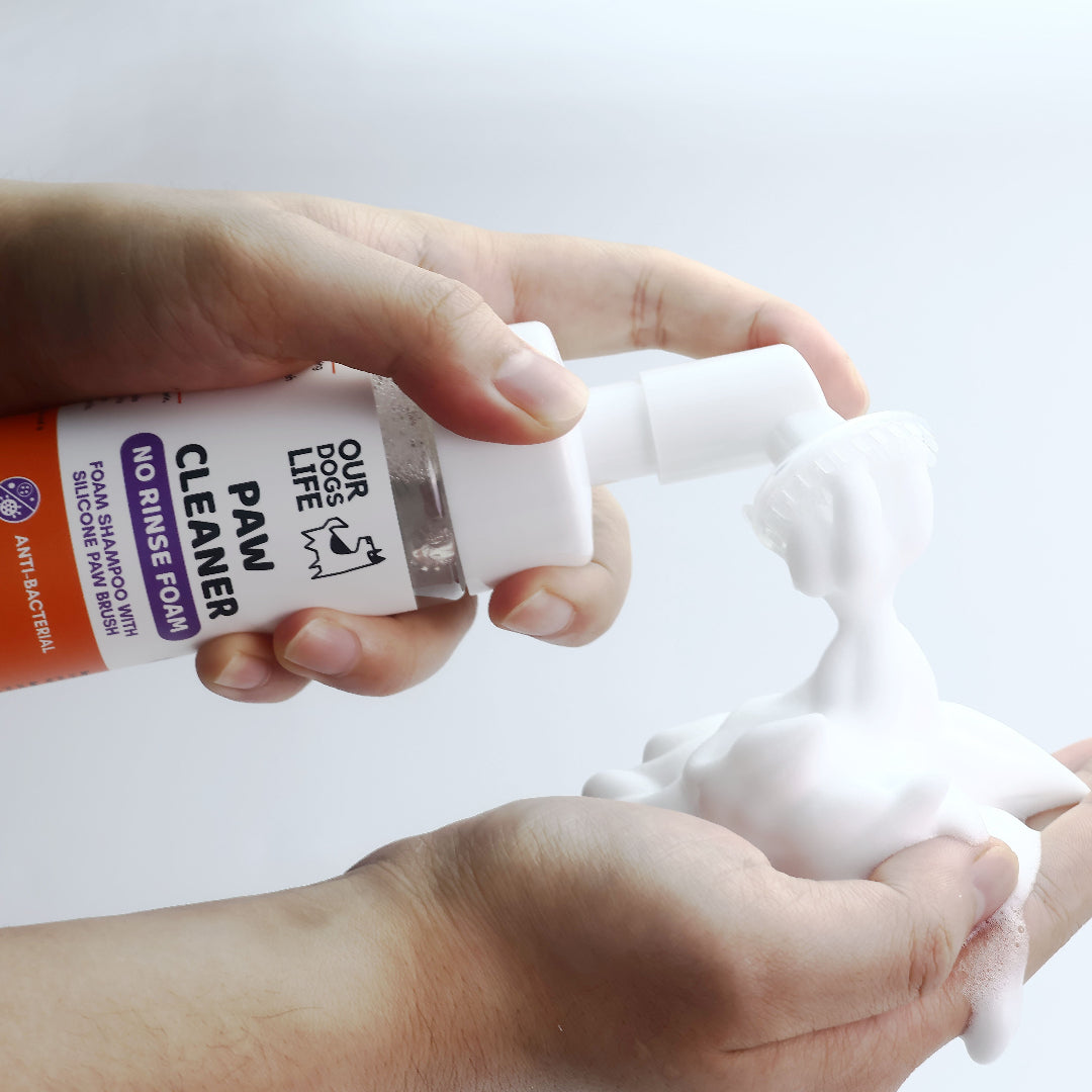 OurDogsLife potenreiniger foam en handdoek voor schone hondenpootjes foam