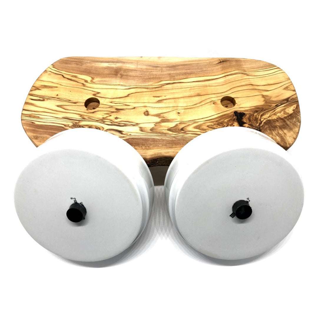 Verhoogd hondenvoerstation RUSTY PLUS met porseleinen kommen en massief olijfhout