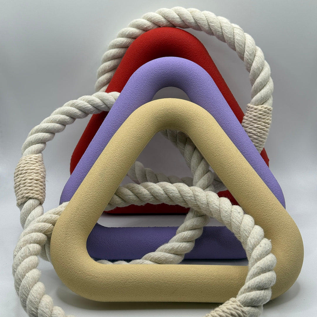 Kauwtriangel bijtspeeltje van natuurlijk rubber in diverse kleuren